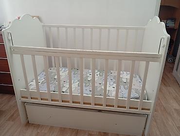 Продаю детскую кроватку б/у. Состояние отличное. Цена 3000 сом