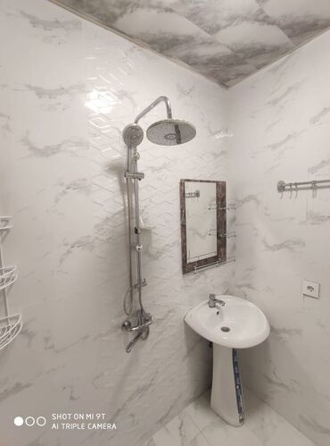 Uzunmüddətli kirayə mənzillər: Nəsimi metrosunun, çıxışında 5 mərtəbəli binanın 4-cü mərtəbəsində — 7