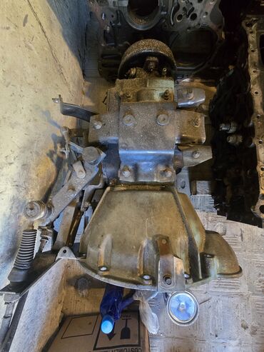 Motor üçün digər detallar: İsuzu ikinci əl ehtiyat hissələri. Mövcud detallar: - Külbütörlər və — 15