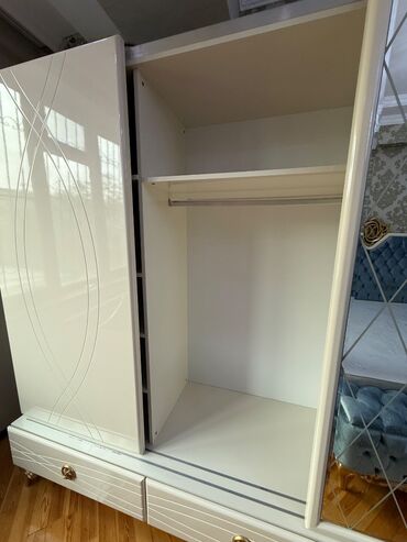 Digər mebel: Şəkillərdə görünən əşyaların hər biri satlıqdadır. Şox bahalı orginal — 10