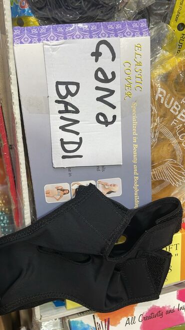 Bandajlar, korsetlər, korrektorlar: Bu baş bandı, çənənin yerindən çıxması üçün korrektə bandı kimi — 4