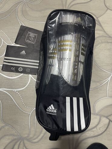 футбольные вратарские перчатки: Футбольные щетки. Adidas Predator Replique Youth Shin Guard XL