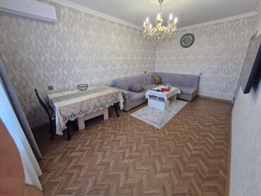 28 de kohne binada evlerin qiymeti: Баку, 3 комнаты, Вторичка, 80 м²