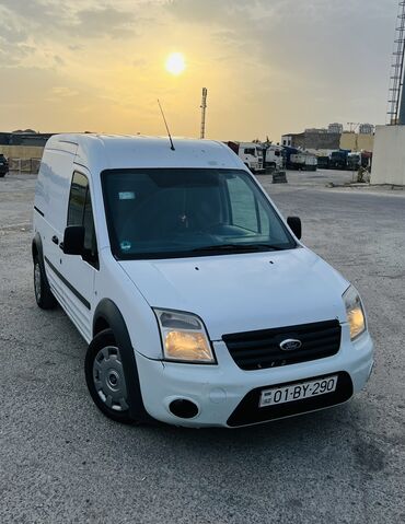 автомобиль фольксваген поло: Ford Tourneo Connect: 1.8 l | 2010 il 230000 km Sedan