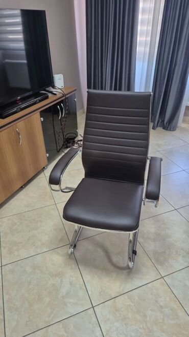 Sifarişlə ofis dəst mebeli: Mebel istehsalı və quraşdırma xidməti - Ofis masaları: İki rəngli — 15