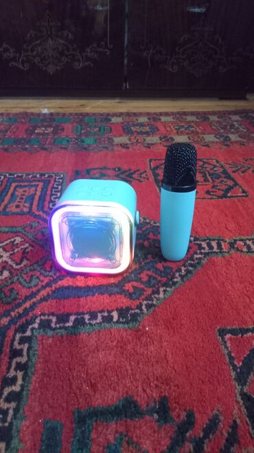 Tavalar: Portativ karaoke maşını və mikrofondan ibarət bu dəst istənilən yerə