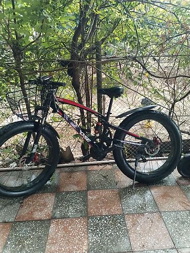canyon velosiped: GUNSROSE fatbike velosiped Xüsusiyyətlər: - Geniş “fat” təkərlər – — 5