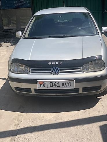 галф 2: Volkswagen Golf IV, серебристый хэтчбек 5 дверей. Основные — 3