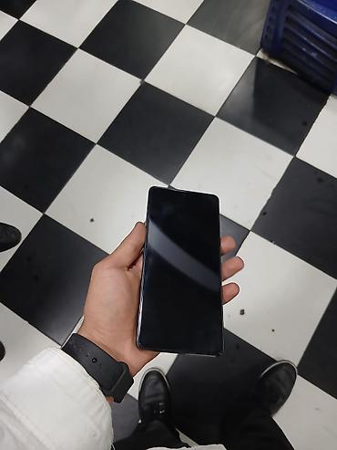 philips xenium 9@9z: Xiaomi 13 Pro, 256 GB — 1