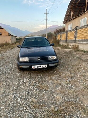 помпа хово 371: Volkswagen Vento: 1993 г., 1.8 л, Механика, Бензин, Седан