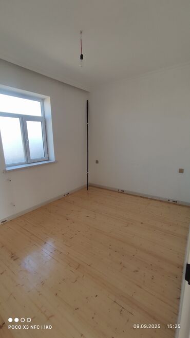 Həyət evləri və villaların satışı: Binə Sovxozda 160 marşurutunun son dayanacağına yaxın həyət evi üçün — 10