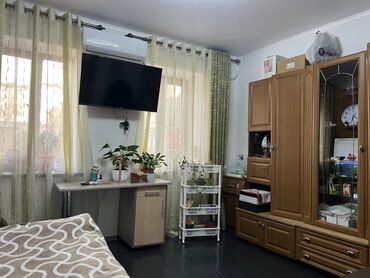 Долгосрочная аренда комнат: 🏡 Продаётся дом барачного типа в г. Кант 📍 ул. Гагарина, 3 Дом тёплый — 8