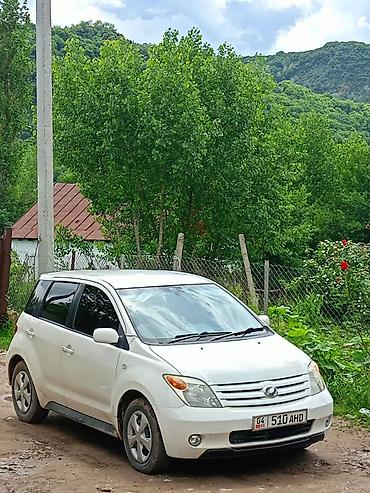 порш авто: Компактный 5‑дверный хэтчбек белого цвета. Основные особенности: - — 2