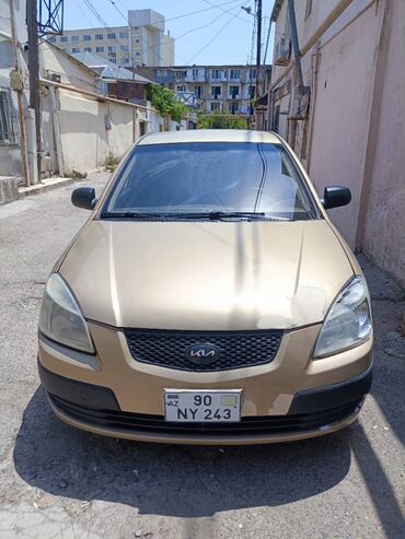 фольксваген поло 1: Kia Rio: 1.4 l | 2008 il Sedan