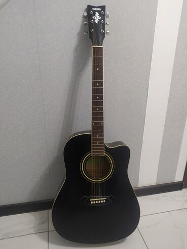 Гитары: Продаю гитару Yamaha FD01 Окончательно Цена:10000 сом звонить если