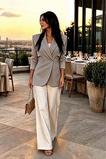 karirani sako: Elegantni ženski blejzer – više boja

Sako: 2.800 dinara
S M L — 2
