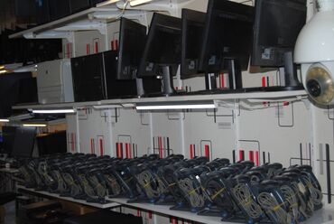 Barkod oxuyucular, skanerlər: Simbol 35 azn 
Zebra 45 azn 
Datalogic 50azn — 16