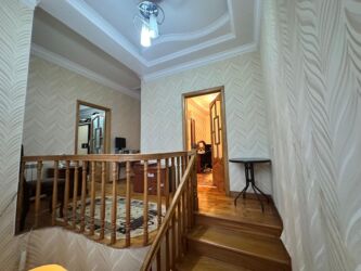 Həyət evləri və villaların satışı: Qaraçuxur qəs. 5 otaqlı, 130 kv. m, Kredit var, Orta təmir — 15