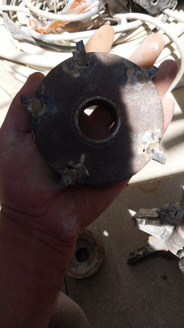 Digər alətlər: Bıçaq sayi 26 dene — 16