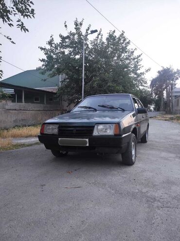 VAZ (LADA): VAZ 21099 modeli avtomobil satılır. Avtomobil yaxşı vəziyyətdədir