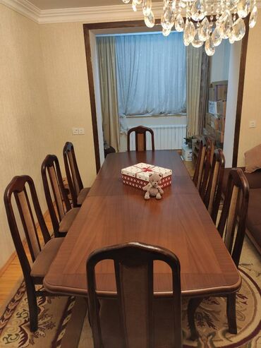 ev satilir baki v Azərbaycan | EVLƏRIN SATIŞI: Продается стол с 8 стульями. Стол собирается на 6 мест