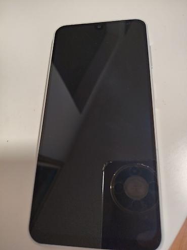 Samsung: Samsung Galaxy A34 5G – srebna boja Glavne karakteristike: - Ekran — 9