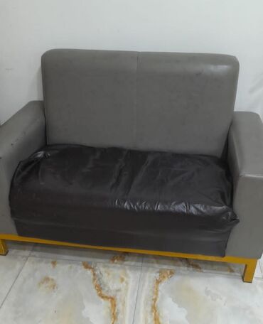 Masa və oturacaq dəstləri: Mini-divan, İşlənmiş, Açılmayan, Süni dəri lalafo.az -da Masa və oturacaq dəstləri: Mini-divan, İşlənmiş, Açılmayan, Süni dəri