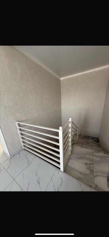 продаю дом в мкр учкун: 50 м², 2 комнаты, Подвал, погреб, Забор, огорожен