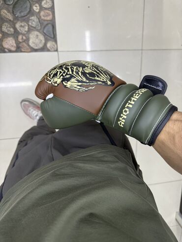 Перчатки: Боксерские перчатки на липучке 12 oz