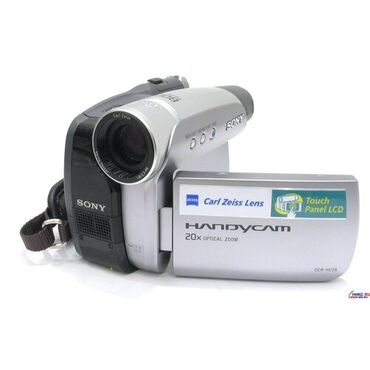 sony фото: Sony DCR-HC28 - MiniDV-камера позволяет записать до 90 минут видео