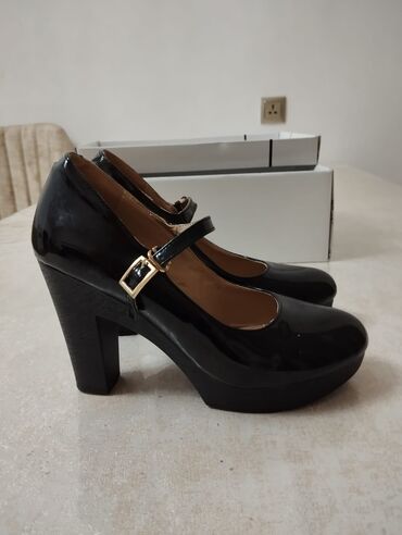 Tuflilər: Tuflilər, Ölçü: 37, rəng - Qara, Yeni — 1