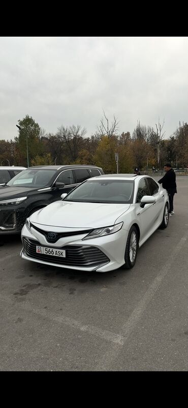 авто в рассрочку без первоначального взноса: Toyota Camry: 2018 г., 2.5 л, Вариатор, Гибрид, Седан