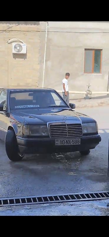 Mercedes-Benz: Mercedes-Benz E-Class: 2 l | 1990 il Sedan — 8
