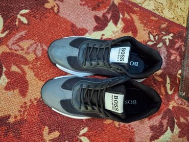мужские кроссовки adidas: Кроссовки новые размер 40