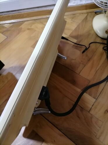 Televizori: TV TESLA Led tanki 24 inča ili 60 dijagonala ekrana ispravan sa jednom — 10