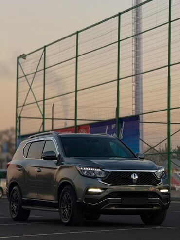 Другие автомобили: Внедорожник (5 дверей), цвет серый металлик. Основные особенности: - — 4