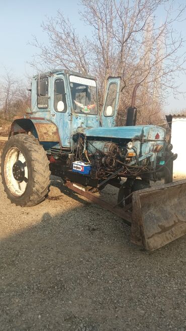 Traktorlar: Işlək vəziyyətdədir mator karobka ideal təkərlər normaldı akamyatr — 10