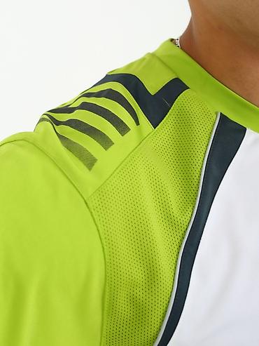 Футболки: Футболка UMBRO One Love Материал: Climacool (Холодок) Цена 1200 с — 20