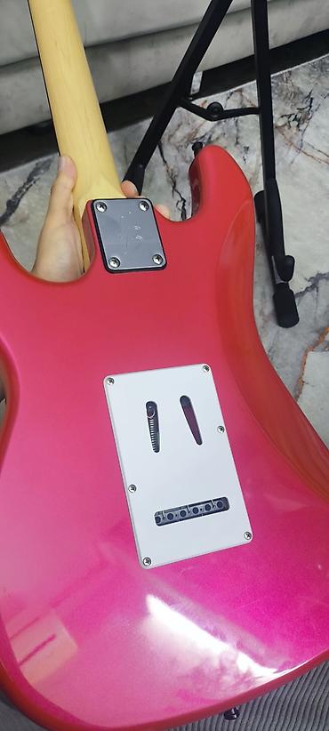 Elektro gitaralar: Elektrik gitara seti – tam paket Məhsul tərkibi: - Strat tipli — 10