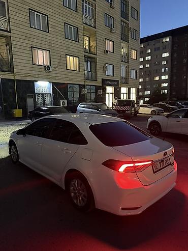 тайота карало гибрид: Toyota Corolla: 2020 г., 1.8 л, Гибрид, Седан — 5