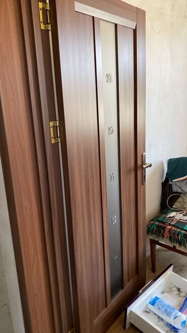 Furnitura və aksessuarlar: İşlənmiş Otaq qapısı Plintus ilə, Zəmanətsiz, Ünvandan götürmə