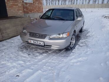 Toyota: Toyota Camry: 1998 г., 2.2 л, Механика, Бензин, Седан