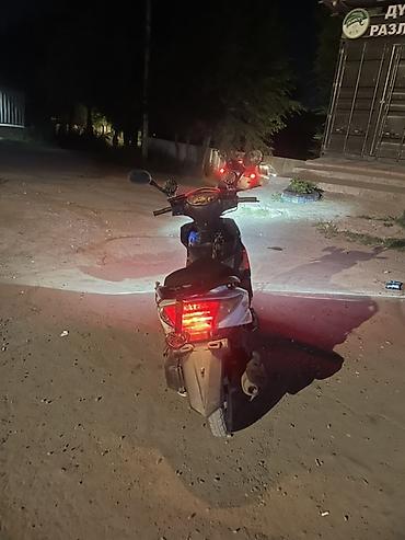 электростартер: Скутер Jinan Qingqi/Super Moto (наклейки: “M8”, “SUPER MOTO”, “Jinan”) — 4