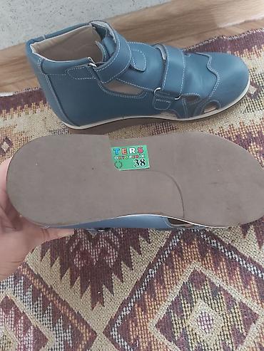 Səndəl və şəp-şüplər: Tərs ortopedik 38 razmer mimy firmasınındır. 130 manata alınıb. təmiz — 2
