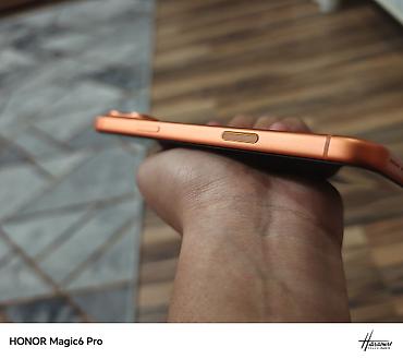 Apple iPhone: IPhone 17 Pro Max, Новый, 256 ГБ, Оранжевый, Защитное стекло, Чехол, Кабель, 100 % — 3