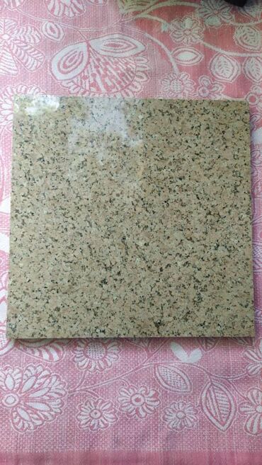 мраморные камни: Продаю гранит Размеры: 30*30 см 60*30 см Цена 2000 сом за квадратный