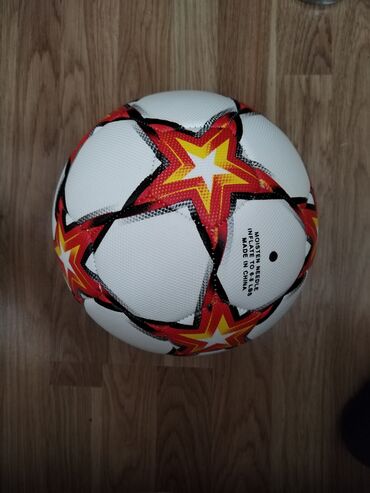 futbol topları: Futbol topu. Yeni