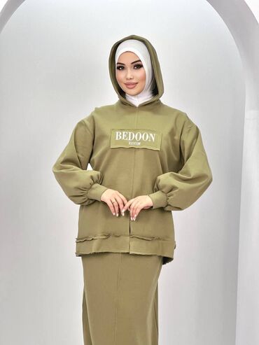 длинное трикотажное платье с капюшоном: Женская верхняя одежда и костюмы 1) Трикотажный комплект modest-style