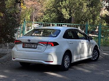 на corolla: Toyota Corolla: 2022 г., 1.8 л, Автомат, Гибрид, Седан — 3