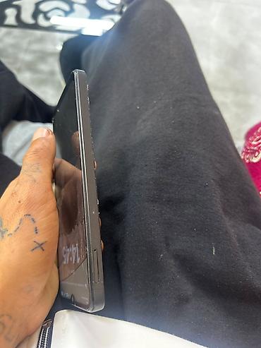 Apple iPhone: IPhone 11, 128 GB, Qara, Zəmanət, Barmaq izi, Simsiz şarj — 7